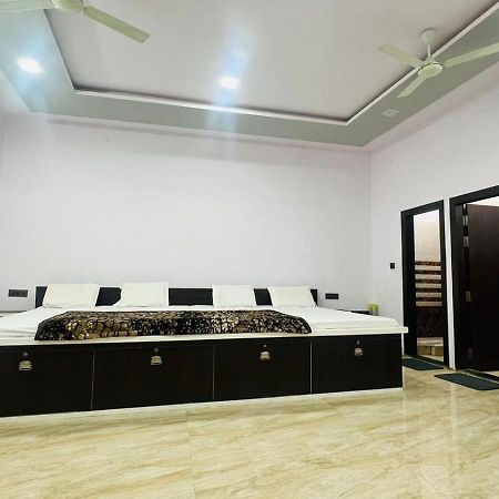 Hotel Rudra Inn , Near Railway And Bus Station , Shree Krishna Janambhoomi At 6 Min Distance , Free Parking Mathura Exterior foto