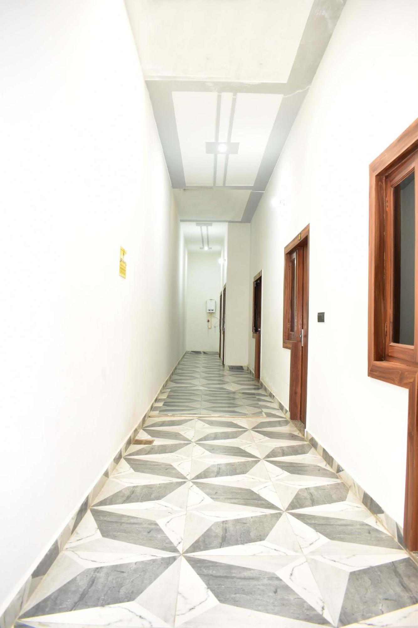 Hotel Rudra Inn , Near Railway And Bus Station , Shree Krishna Janambhoomi At 6 Min Distance , Free Parking Mathura Exterior foto